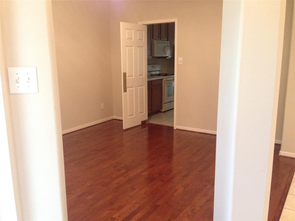 5126 Winterwood Dr - Photo 3 of 17