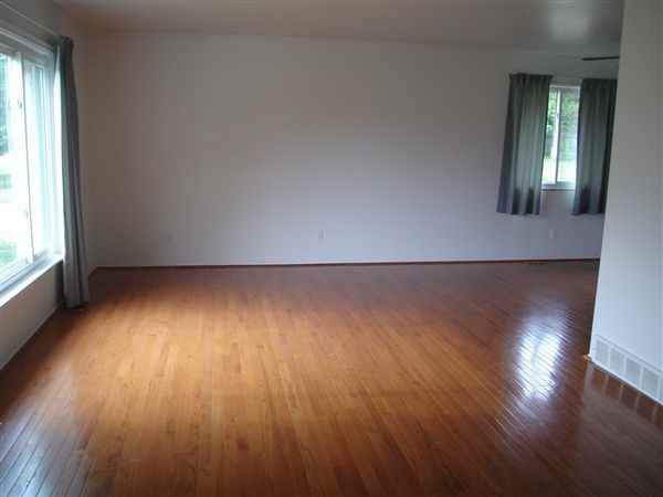 1150 Westbrooke Dr - Photo 2 of 6