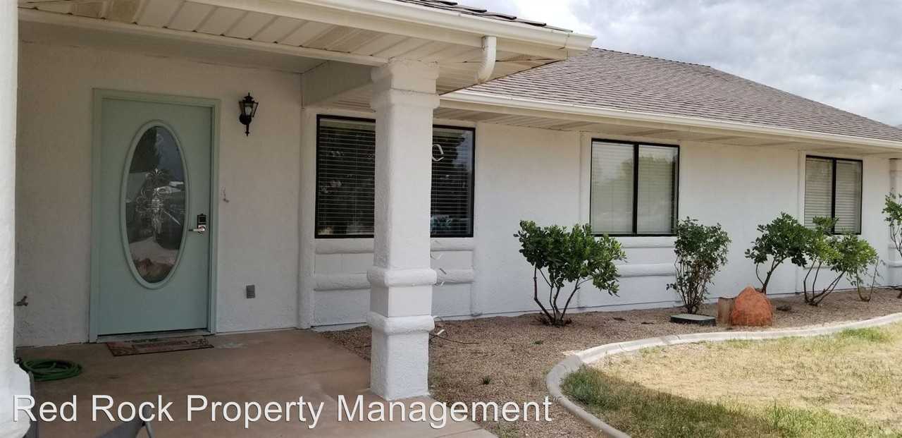 1748 Maplewood Way - Photo 3 of 26