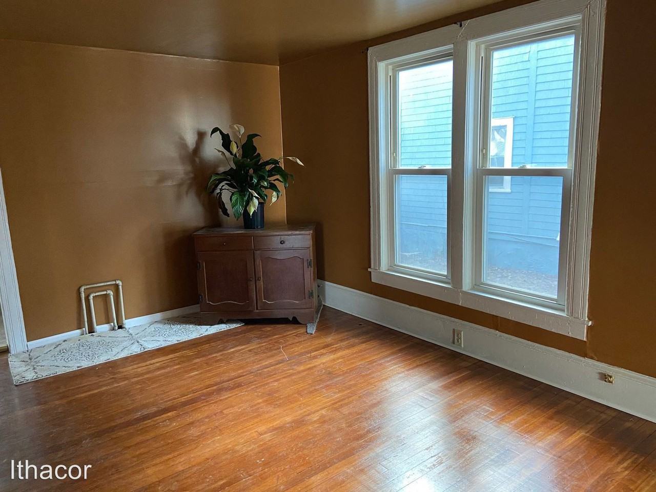 77 Lincoln Ave - Photo 3 of 8