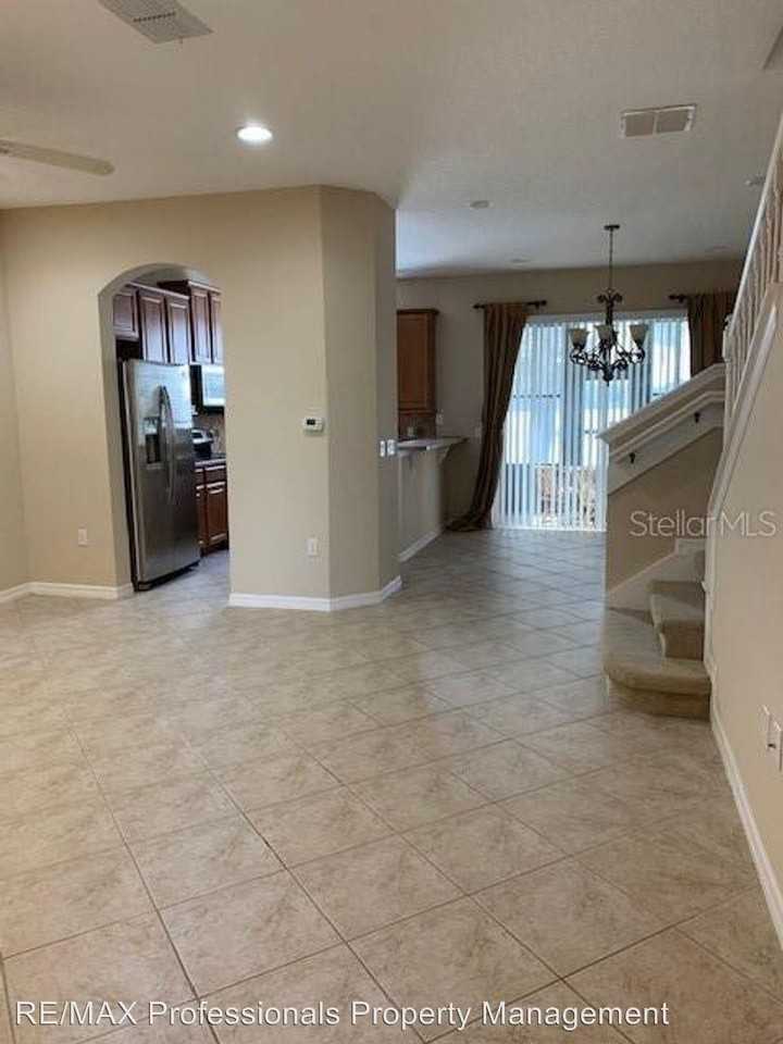 10332 Fallsgrove Street - Photo 3 of 35
