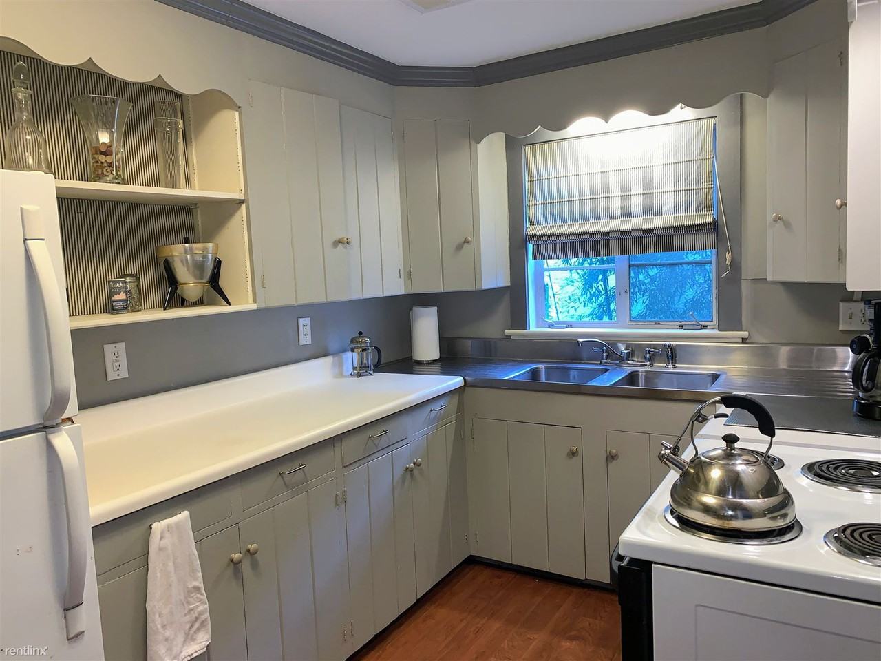 145 Melrose Ave - Photo 3 of 11