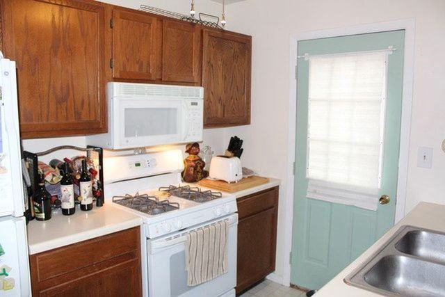 3333 Greenwich - Photo 2 of 8