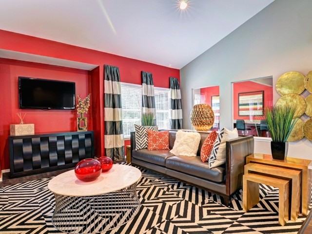 Hampton Greene - Photo 2 of 6