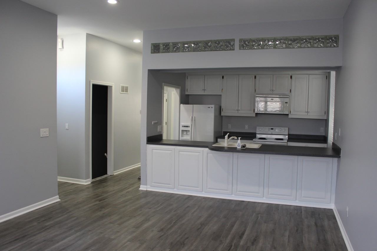 121 E 29th St - Photo 3 of 17