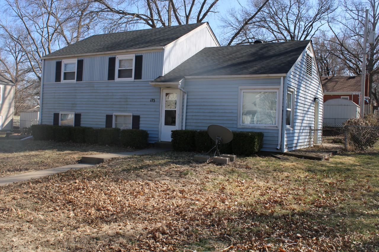 613 Ne 45th St - Photo 2 of 20