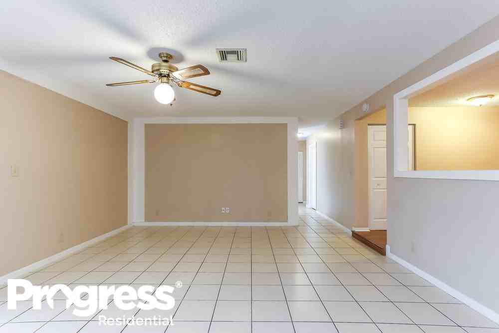 9448 Nw 4th St - Photo 2 of 13