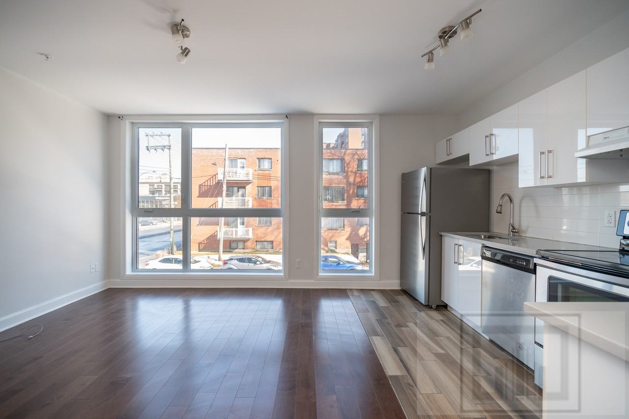 7070 Chemin de la Côte-Saint-Luc - Photo 2 of 7