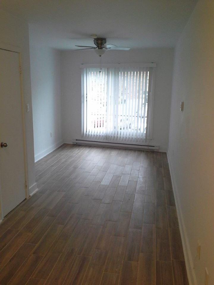 6970 10e Avenue - Photo 2 of 8