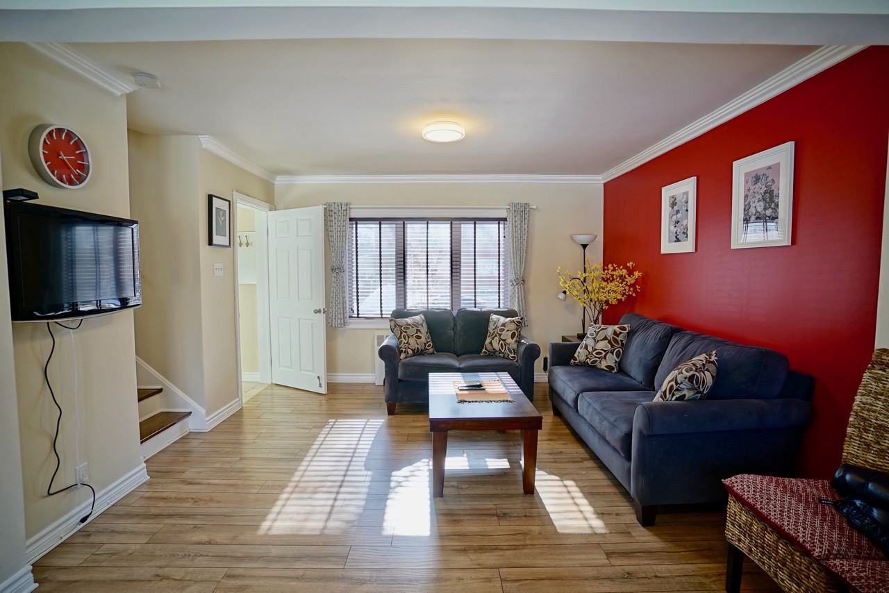 1305 Rue Crevier - Photo 2 of 23