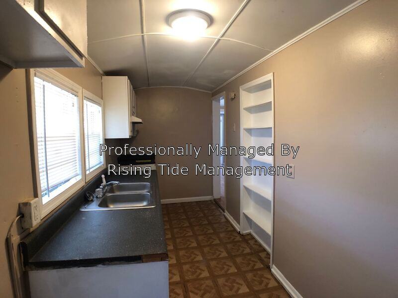 1208 Waverly St - Photo 2 of 10