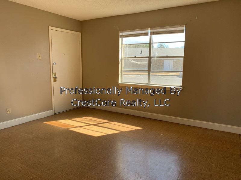 2105 St John Ave - E1-3 Ll - Photo 2 of 8