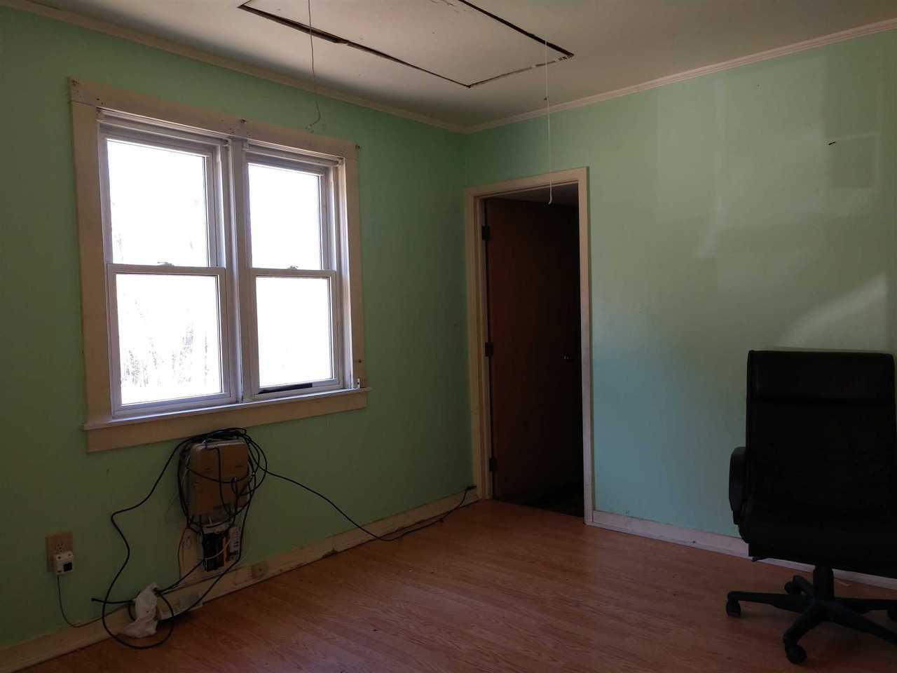 200 Manchester Rd - Photo 3 of 7