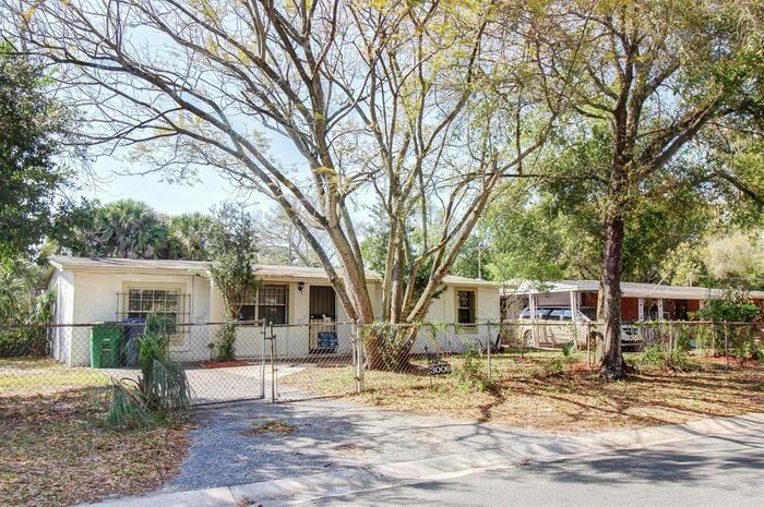 3006 Arrow St - Photo 2 of 50