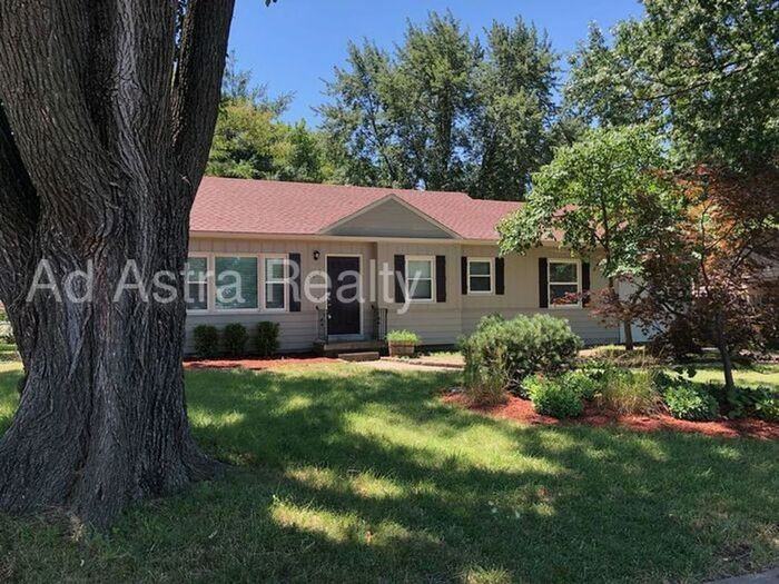 5019 West 56th Street - Photo 2 of 20