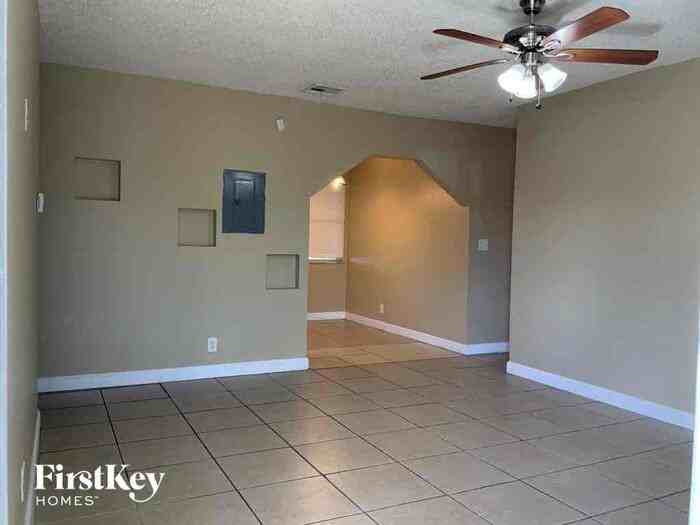 132 Northwest 34th Avenue - Photo 3 of 24