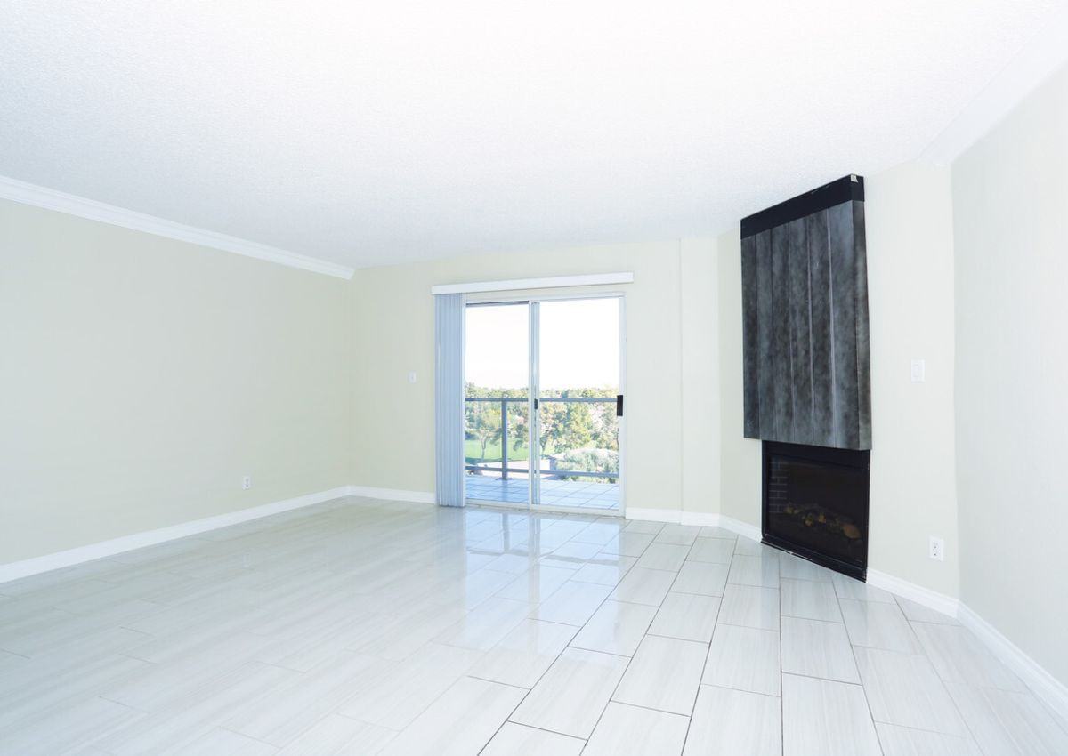 Country Club Towers - Photo 5 of 19