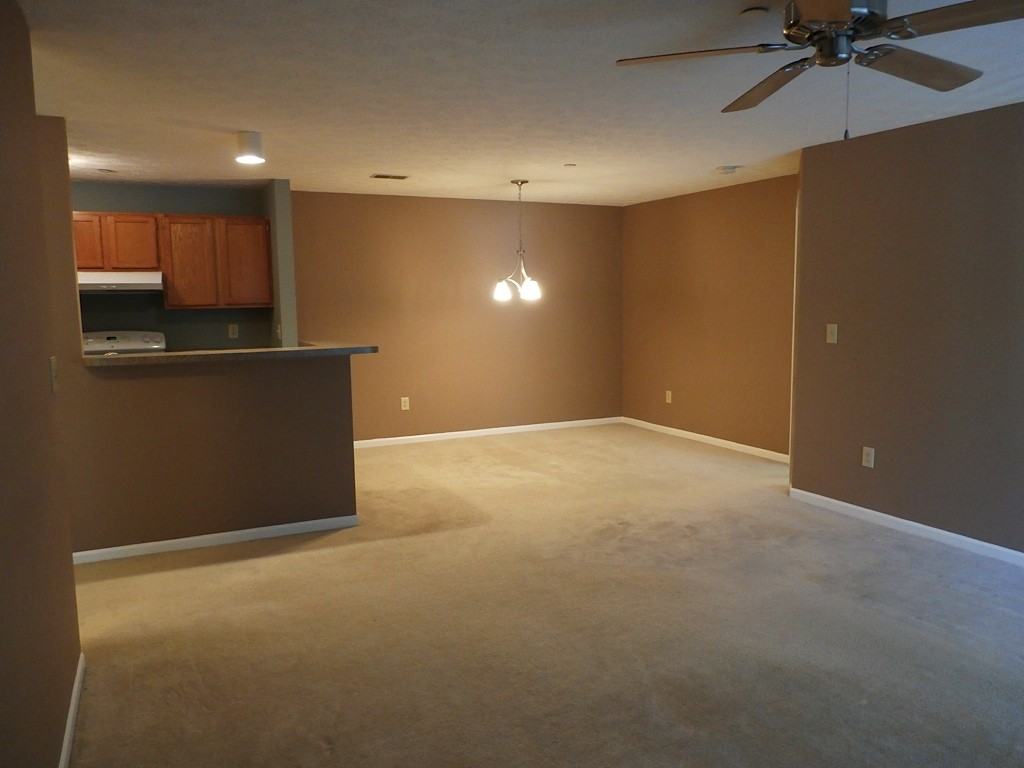 450 Lakeview Dr - Photo 3 of 9