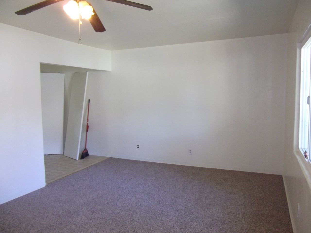 542 Breckenridge St - Photo 2 of 6