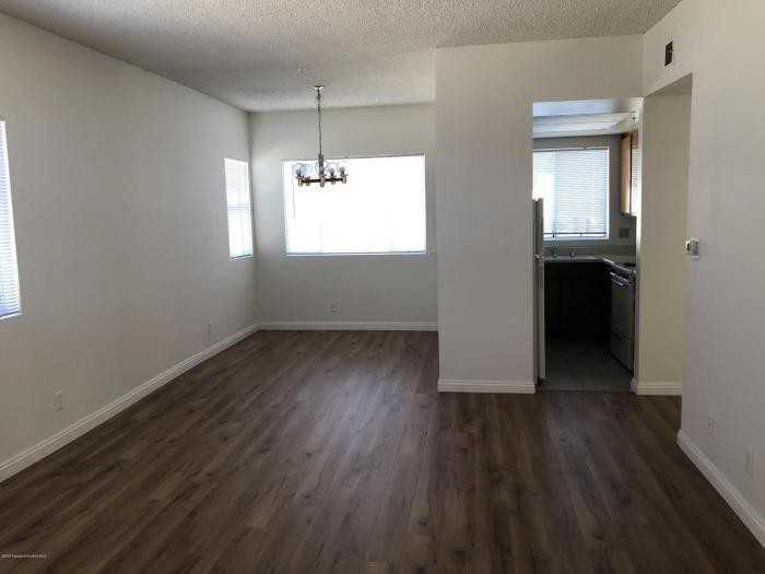 336 N Chapel Avenue - Photo 3 of 23