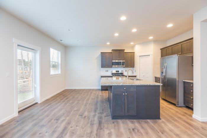 8308 16th St. Se - Photo 3 of 30