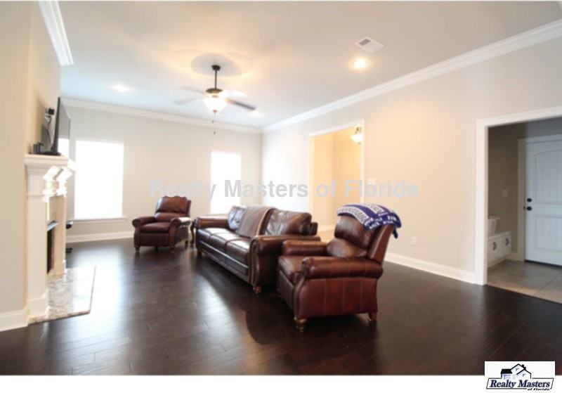 1752 Waterbury Way - Photo 3 of 18