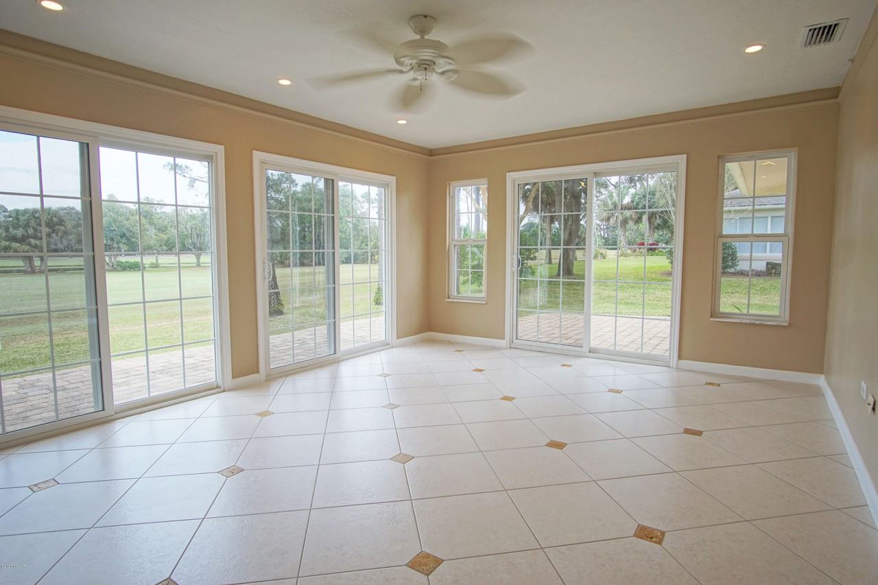 511 Boxwood Lane - Photo 2 of 15