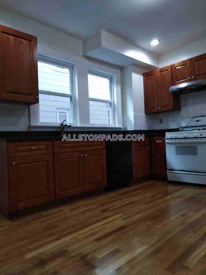 32 Mansfield Street - Photo 2 of 17