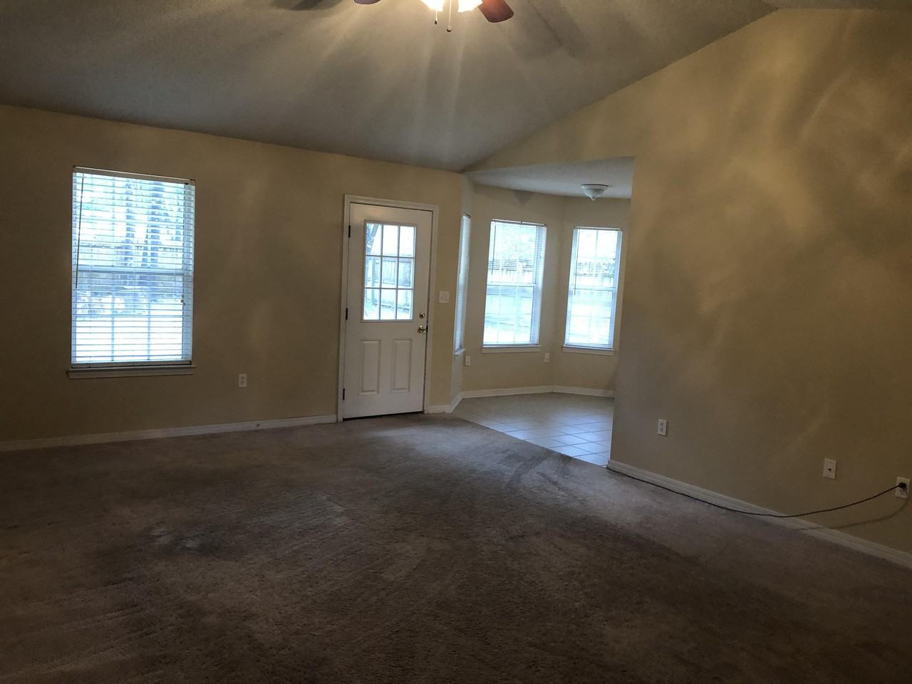 192 Mary Lane - Photo 3 of 14