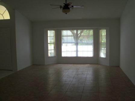 1215 Pemberton Trail - Photo 2 of 11