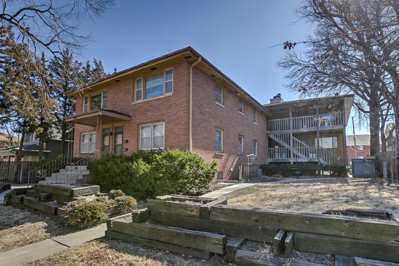 1025 E st - Photo 2 of 25