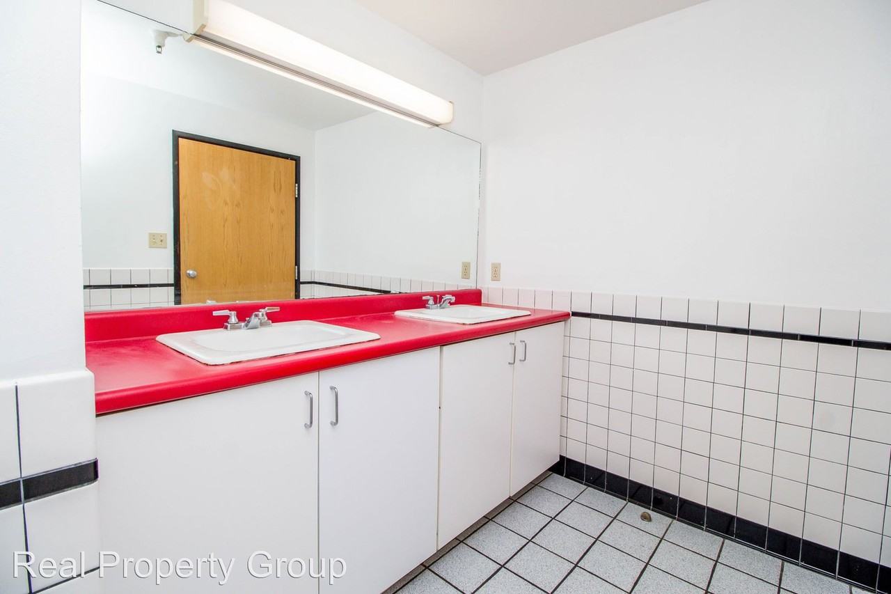 410 College Ave. - Photo 3 of 22