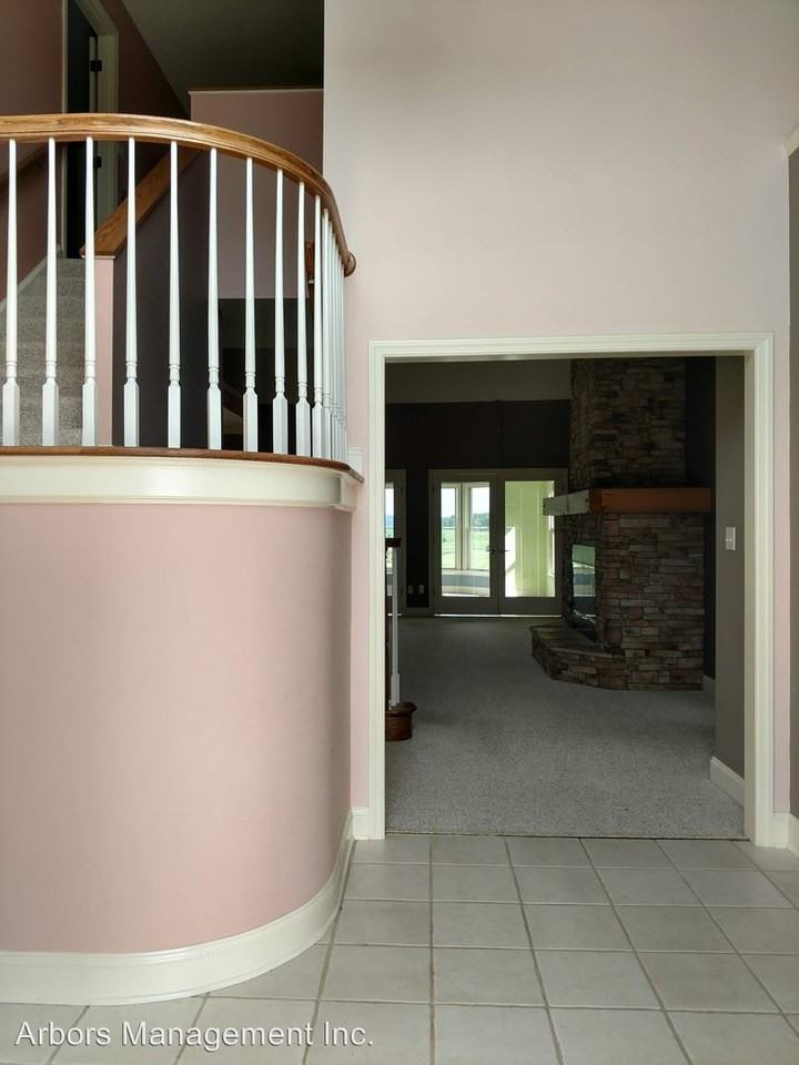 1012 Rooster Ct - Photo 3 of 21