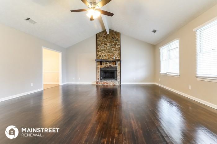 245 Christy Lane - Photo 2 of 13