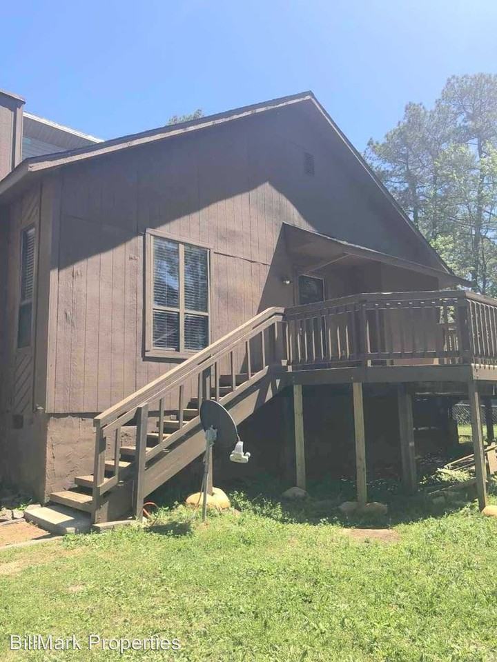 6479 Pittsfield Drive - Photo 2 of 10
