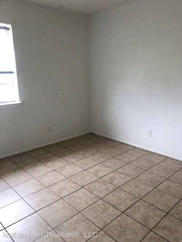 2106 Wimberly Dr - Photo 3 of 10