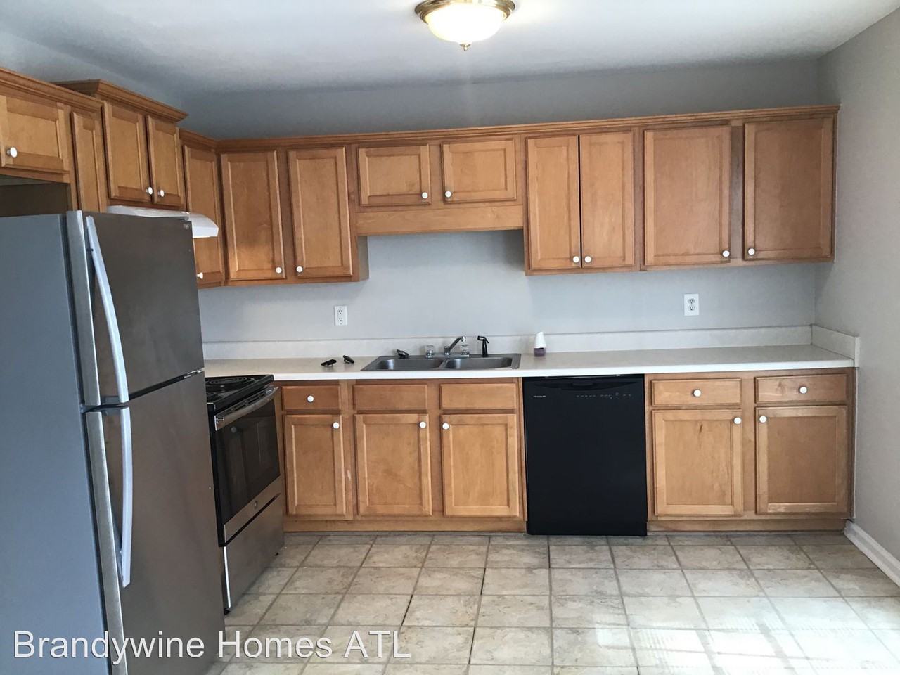 425 Hannah Dr - Photo 3 of 17