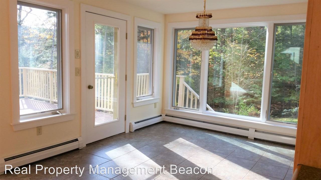 322 Hanover Center Rd - Photo 3 of 12