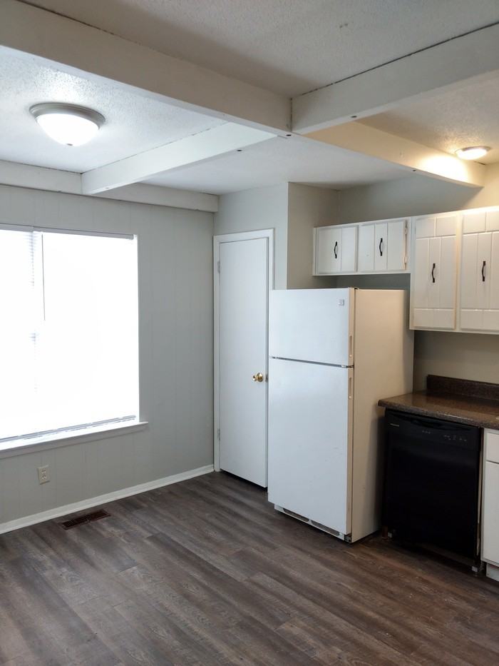 4794 Forest Wood Lane #B - Photo 3 of 9