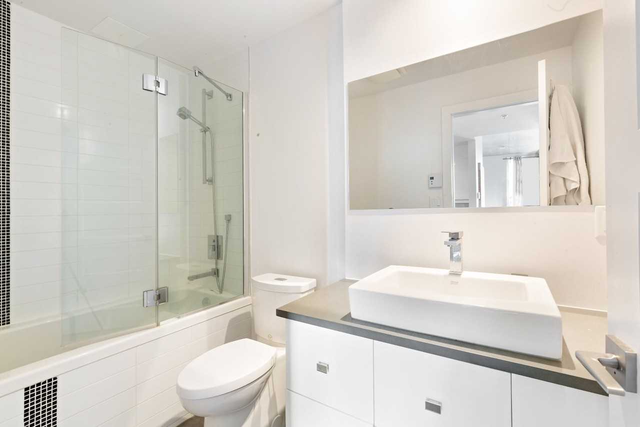 Rue Rue de la Commune Ouest #606 - Photo 3 of 5