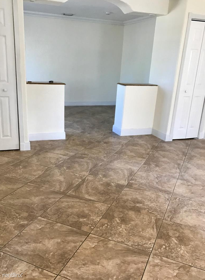 18015 Nw 83rd Ave - Photo 3 of 5