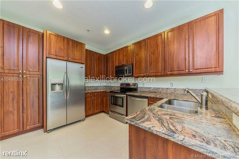 2953A Virginia St - Photo 2 of 8