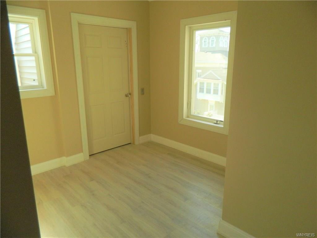 417 Center St - Photo 2 of 10