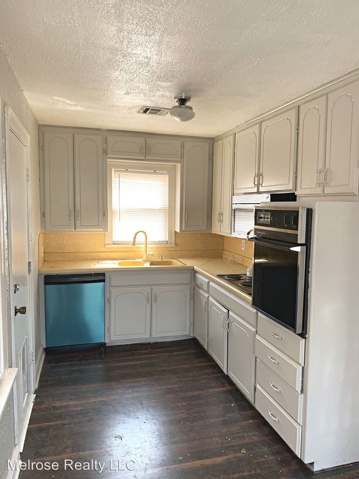 2144 Nw 35th Street - Photo 2 of 4
