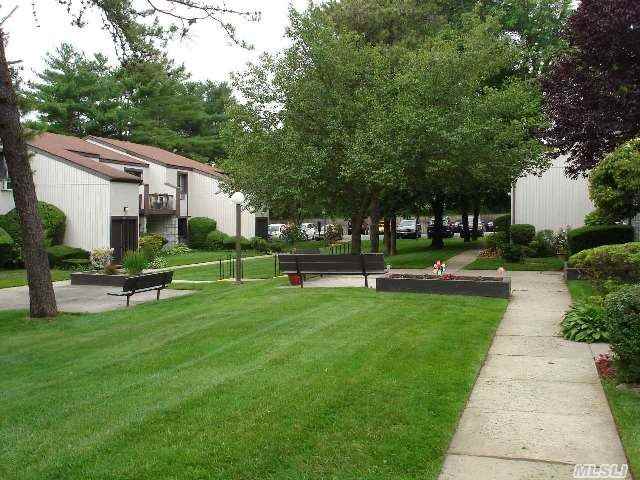 81 Richmond Blvd - Photo 2 of 7