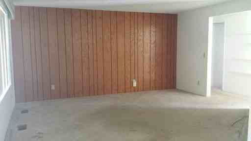 771 NE Jenny Ln - Photo 3 of 8