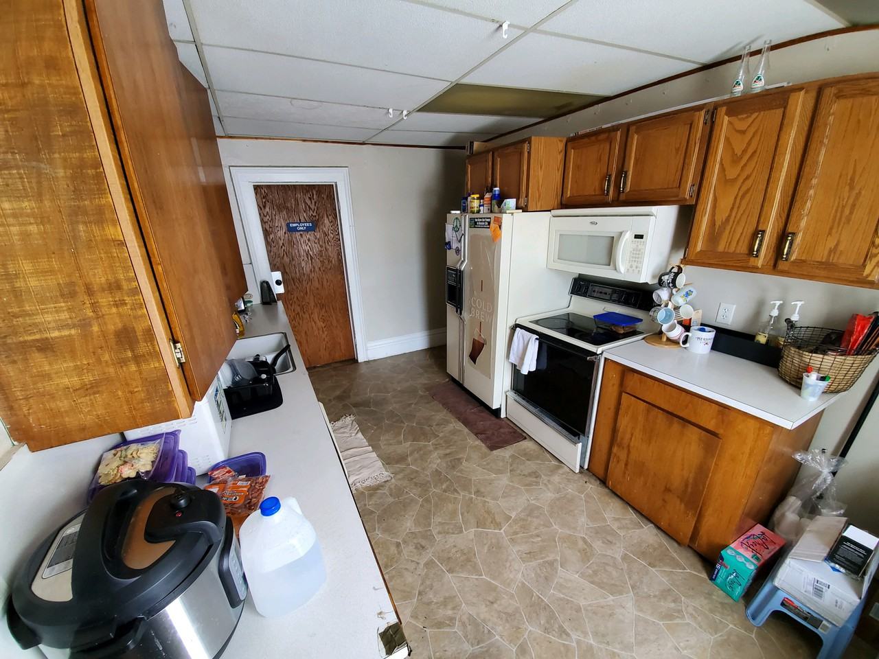 639 Hudson St - Photo 2 of 10