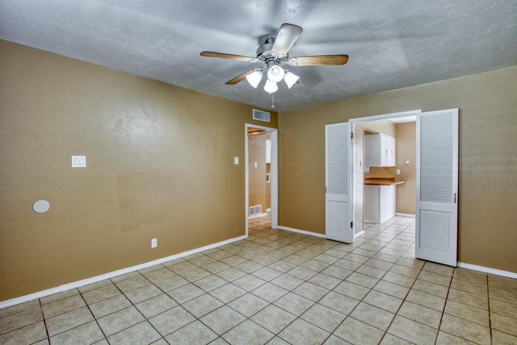 5516 Pembroke Lane - Photo 2 of 15