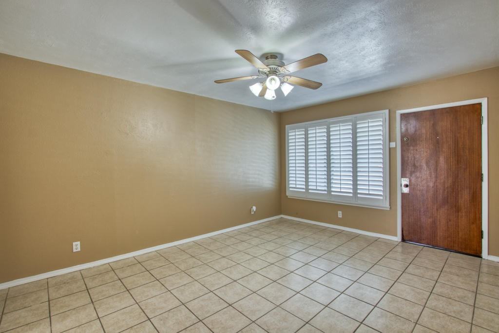 5516 Pembroke Lane - Photo 3 of 15