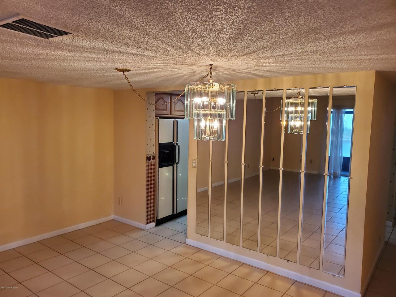 411 Dove Ln - Photo 3 of 21